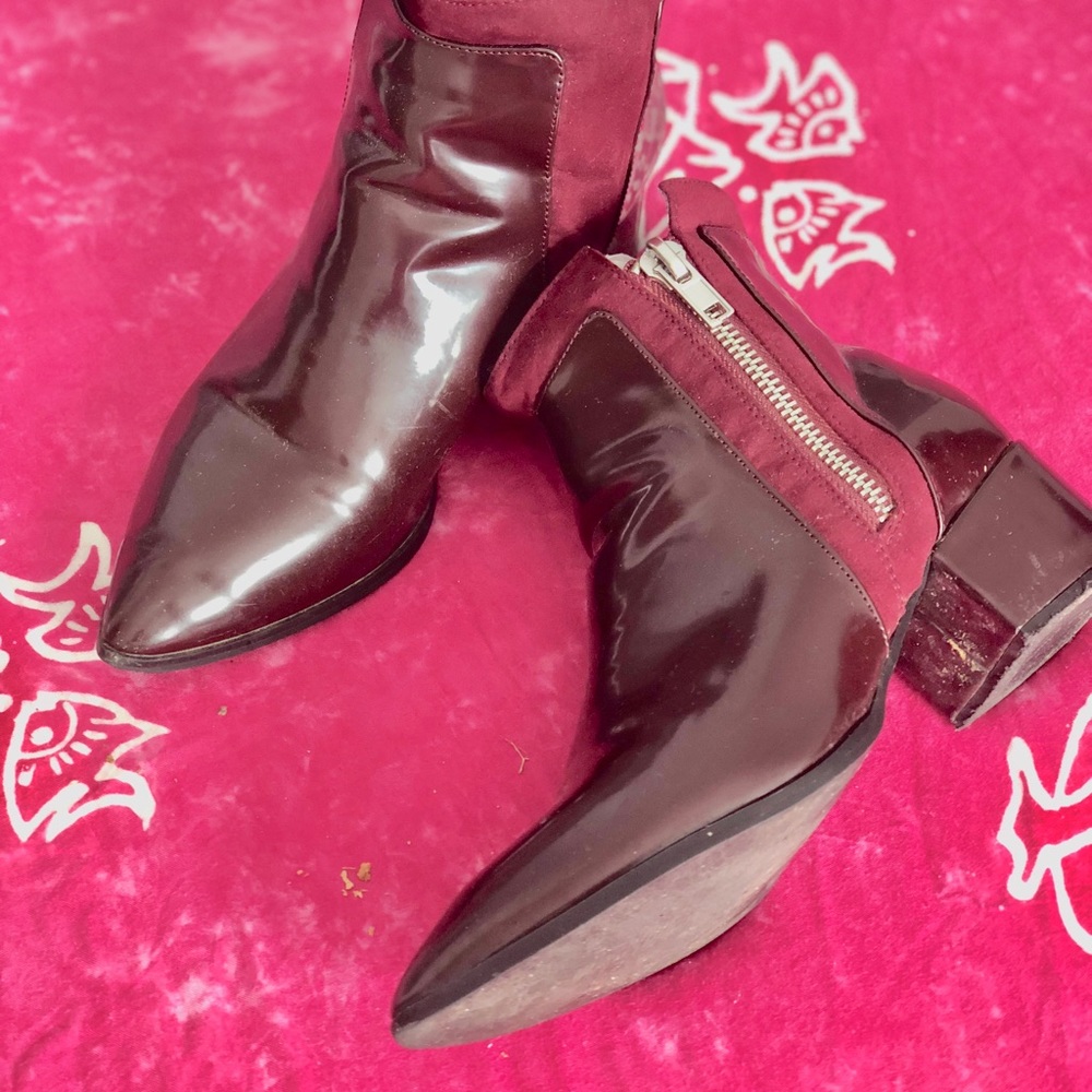 In style fall boots color red